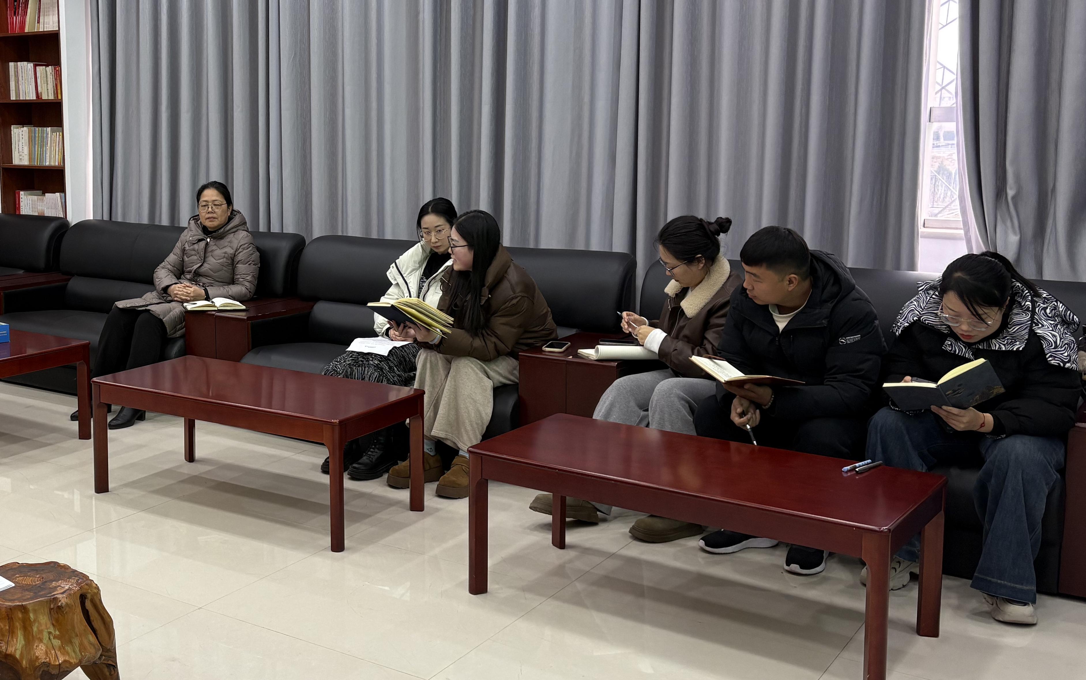 以思促教，以藝潤心——我校青年教師開學(xué)首思暨文化藝術(shù)交流活動啟動